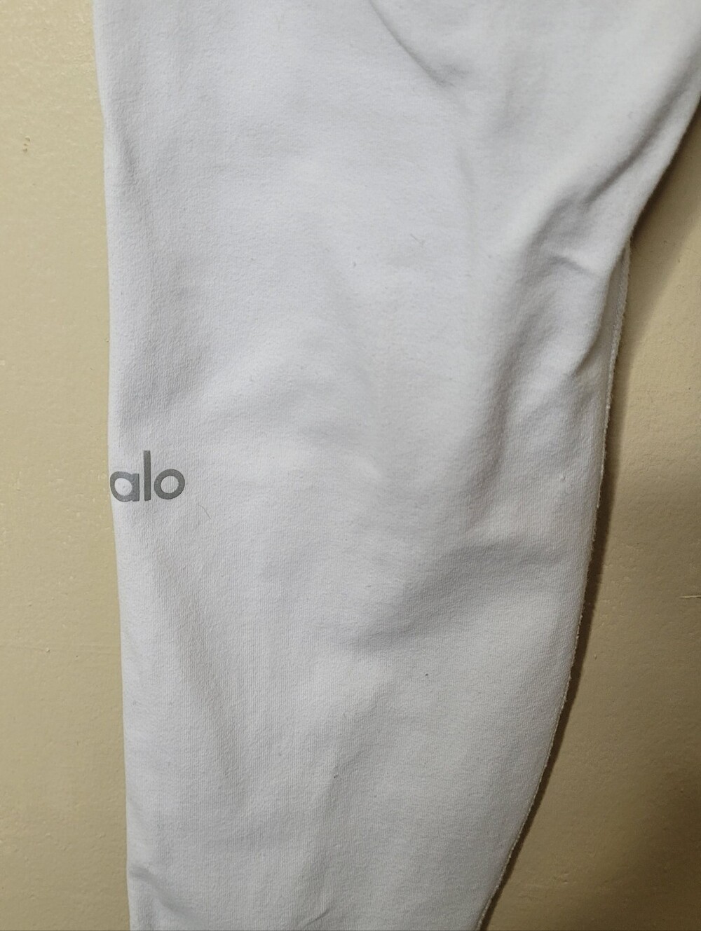 ALO Yoga White Airbrush High-Waist Heart Throb Leggings - Picture 8 of 11